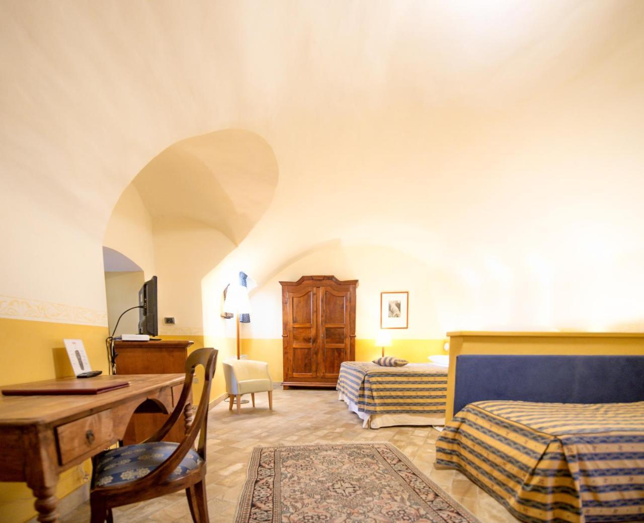 Castello Rosso Hotel Costigliole Saluzzo Kültér fotó